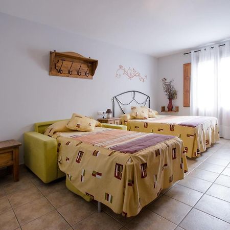 Hostal Antiguo Hospital Linares de Mora ภายนอก รูปภาพ