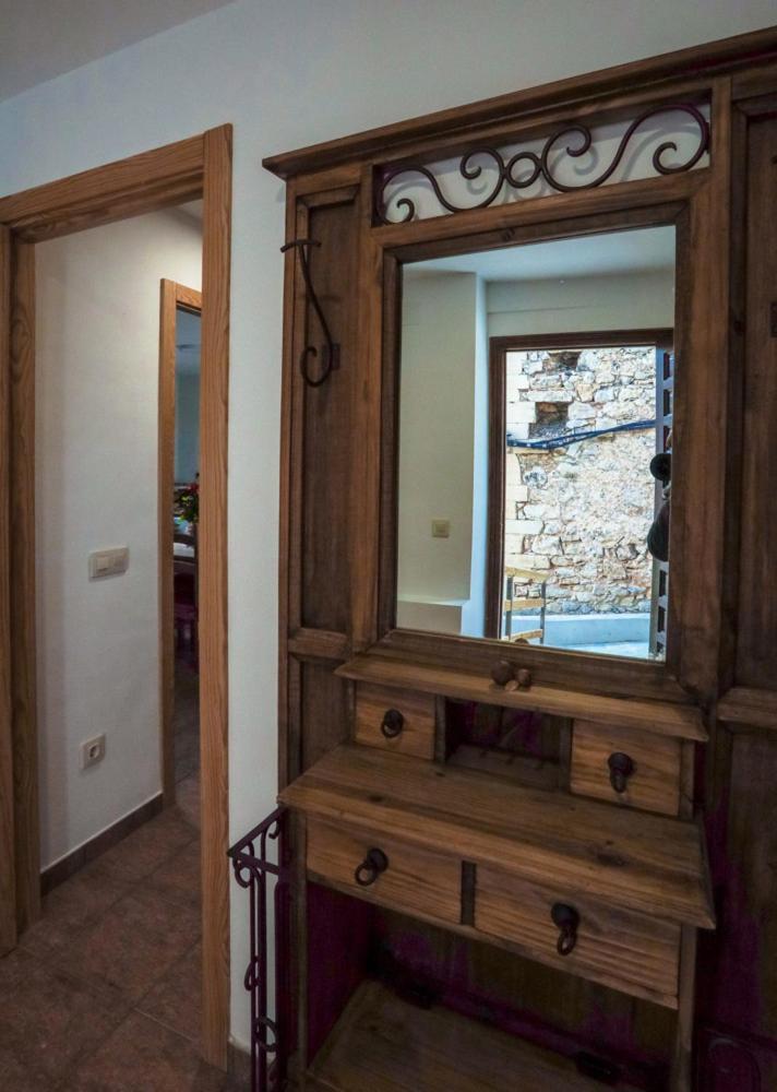 Hostal Antiguo Hospital Linares de Mora ภายนอก รูปภาพ