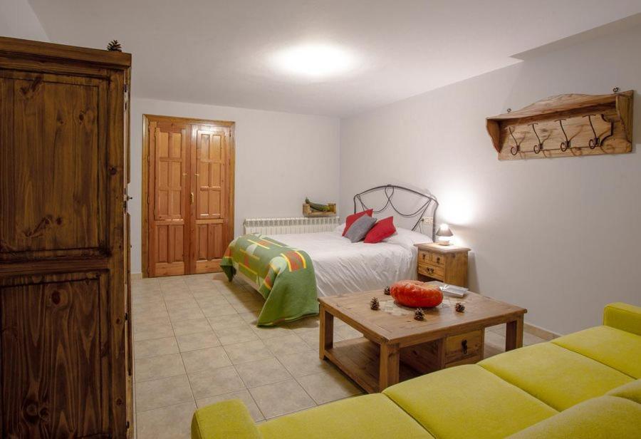 Hostal Antiguo Hospital Linares de Mora ภายนอก รูปภาพ