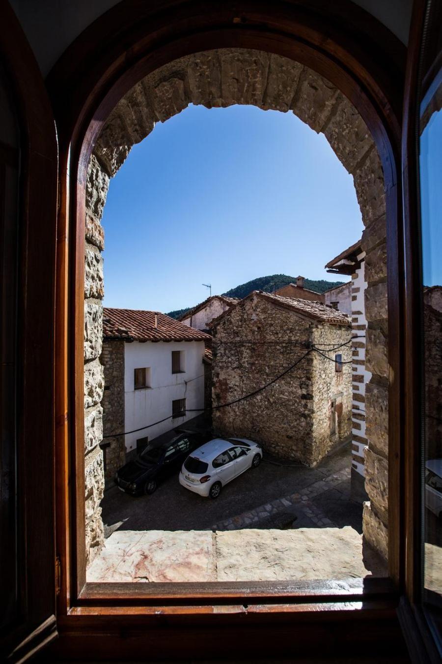 Hostal Antiguo Hospital Linares de Mora ภายนอก รูปภาพ