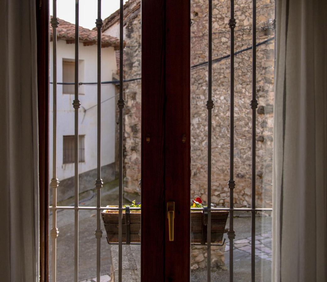 Hostal Antiguo Hospital Linares de Mora ภายนอก รูปภาพ